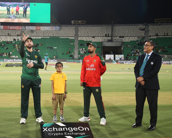 Pakistan choose to field first in final T20I against Bangladesh