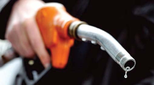 Petrol price up by Re1, LPG down by Rs4.62/kg