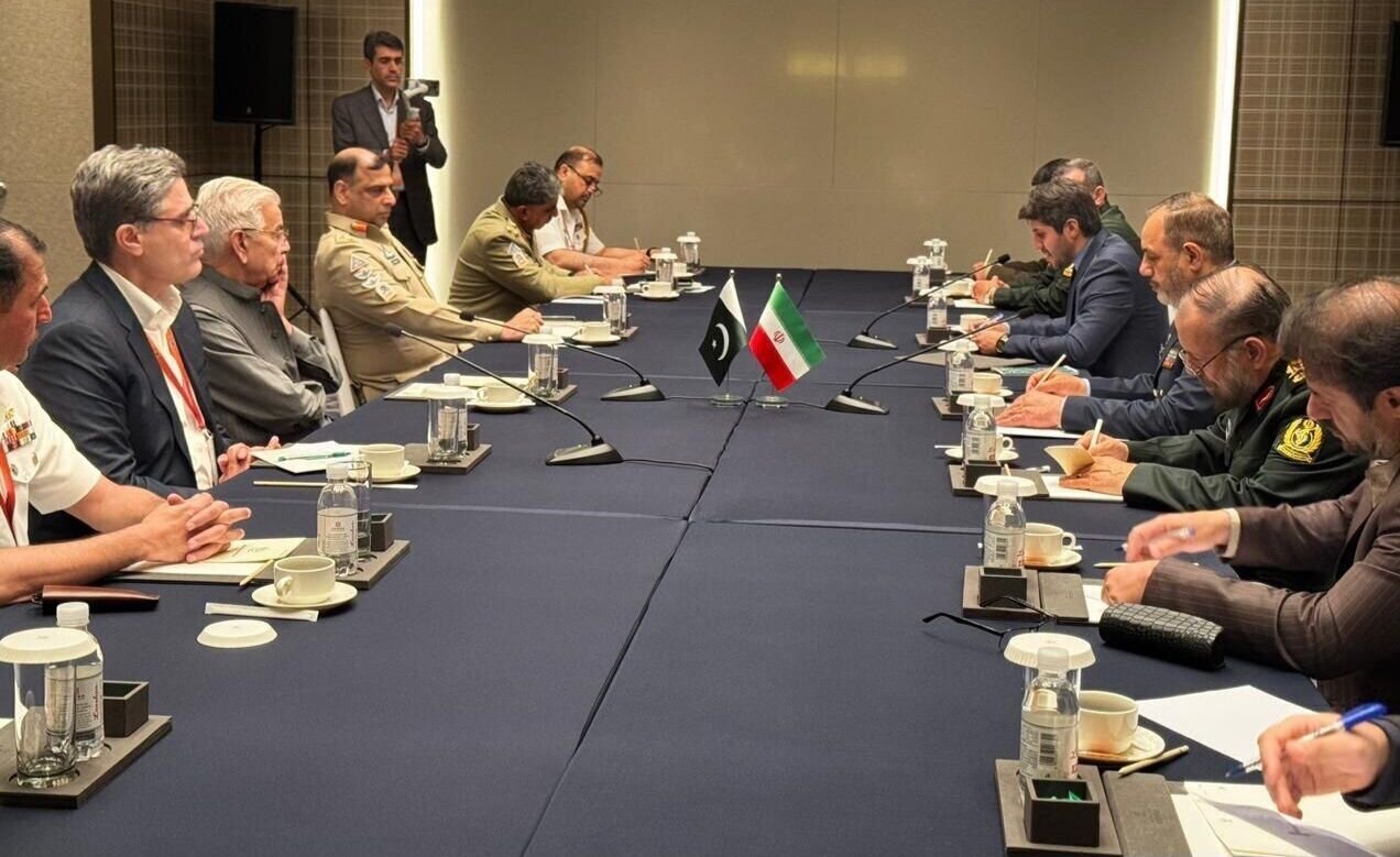 Pakistani Defense Minister condemns Israeli attacks on Iran