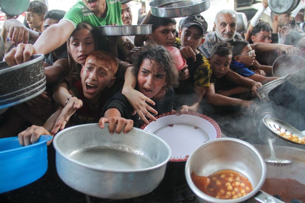 Israel blocks northern Gaza aid amid claims of hijacking by masked men
