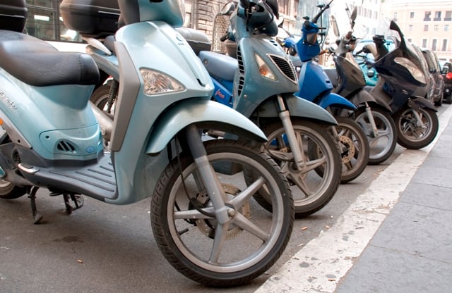 Govt denies high interest on EV financing