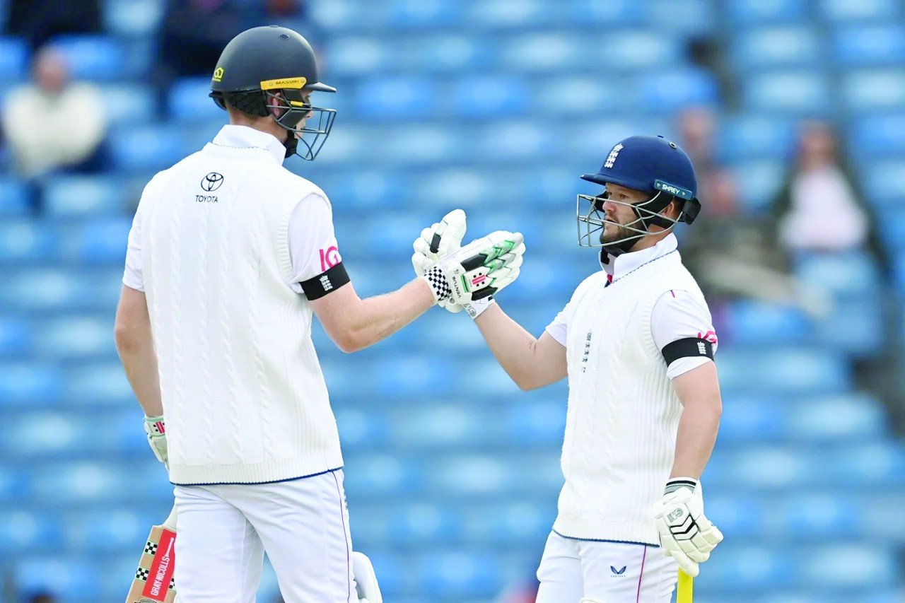 Duckett stars as England stun India